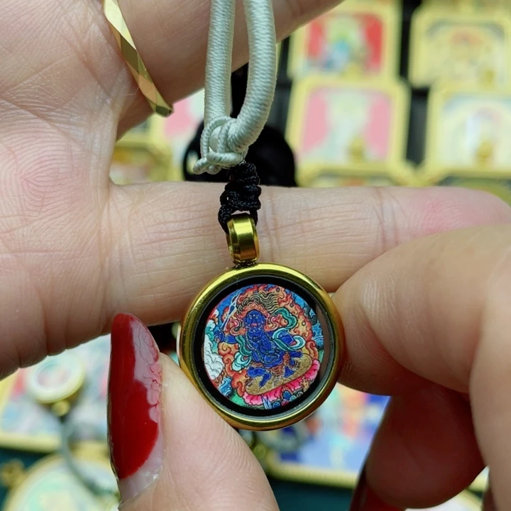 吊坠唐卡唐卡套啦哪放的