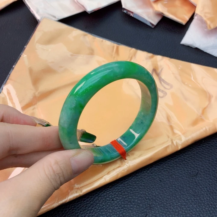 未镶嵌手镯翡翠翡翠手镯