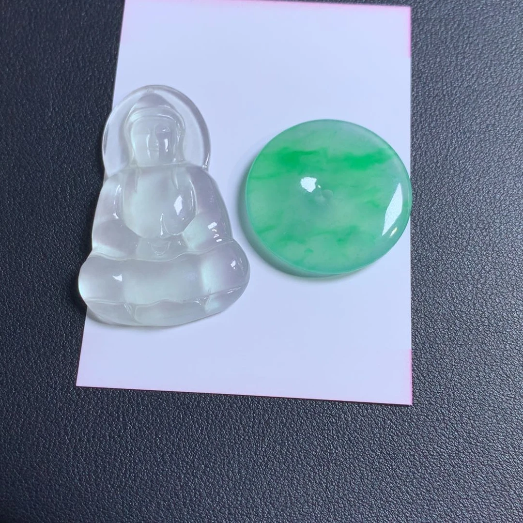 八*缅甸翡翠冰冰挂件