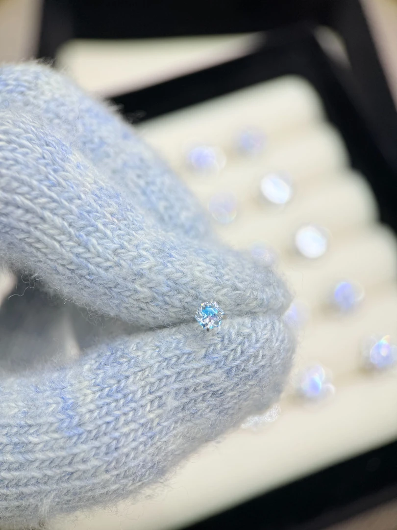 钛钢锆石耳饰 A439 双色渐变女王切锆石4mm耳骨钉耳钉耳蜗钉