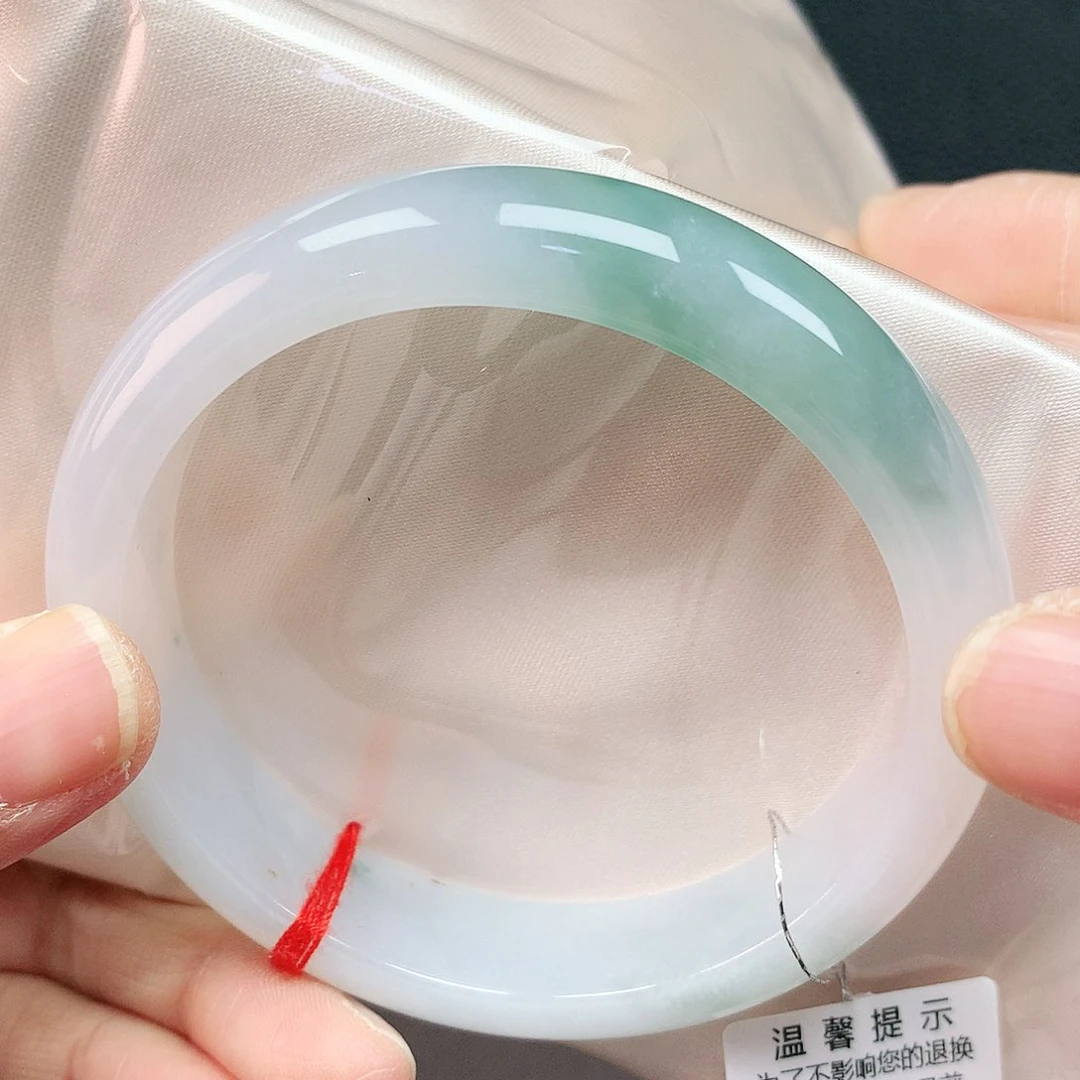 翡翠手镯未镶嵌59圈