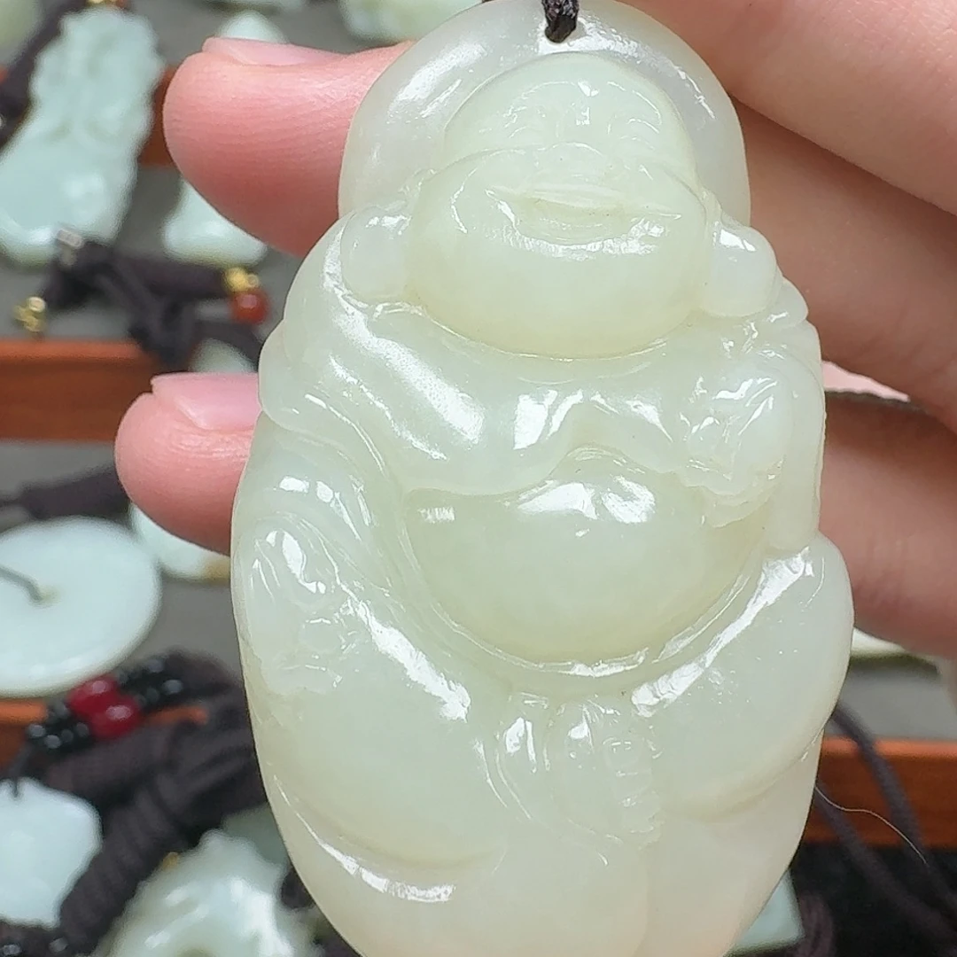 和田玉未镶嵌把件