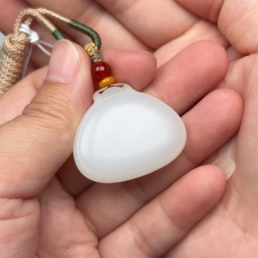 未镶嵌和田玉挂件宽**酒