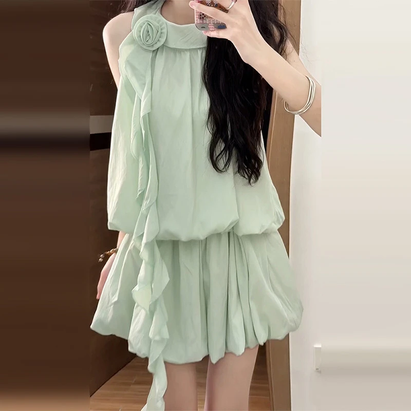 法式绿色挂脖吊带连衣裙子女夏季2025新款小个子气质花苞短裙套装