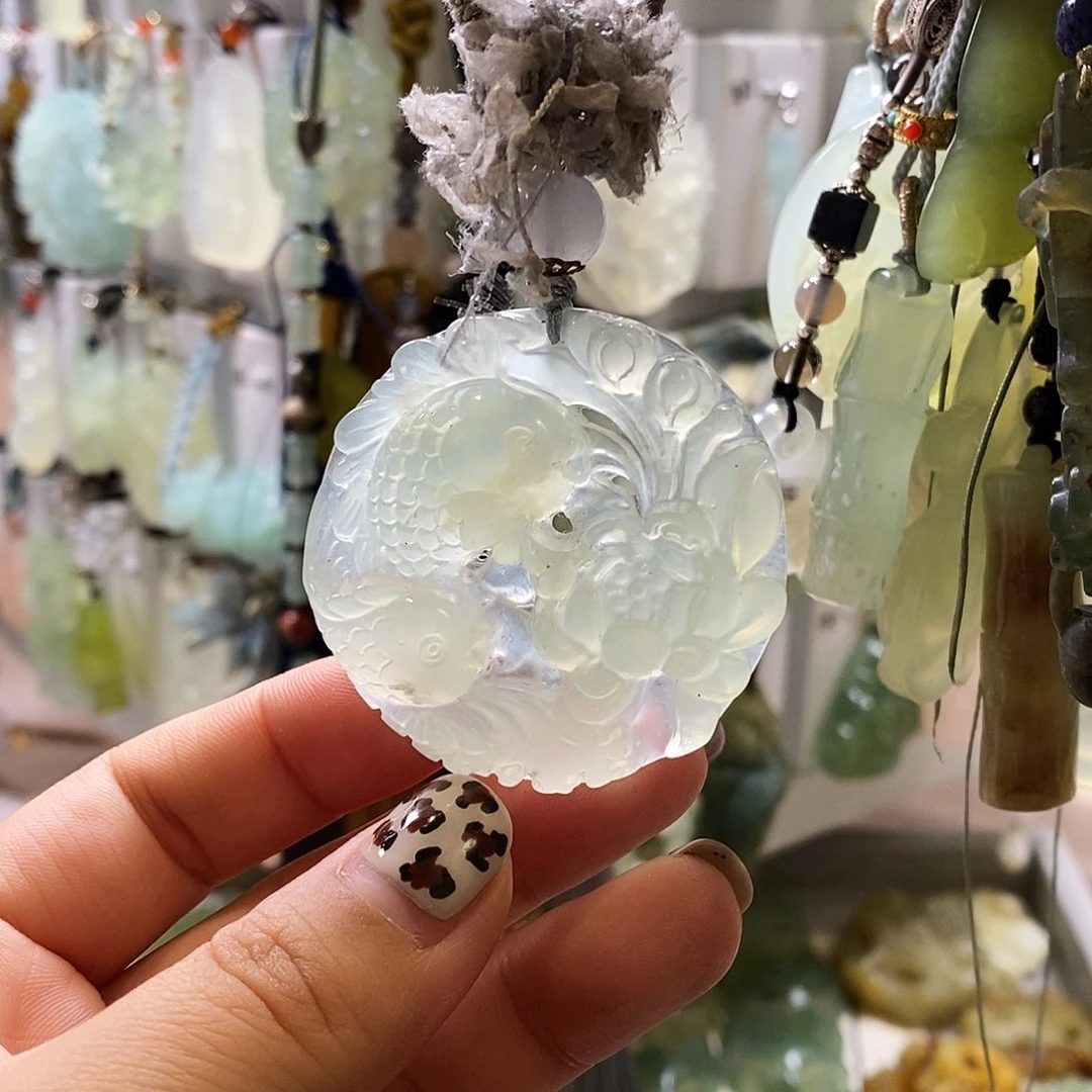 蛇纹石玉未镶嵌颈饰