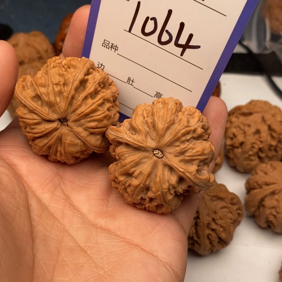 文玩核桃把件1064