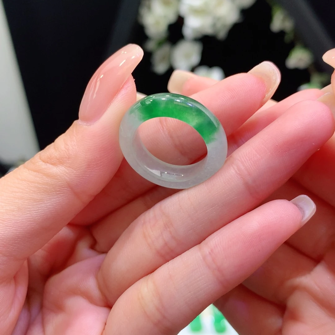 翡翠未镶嵌戒指翡翠