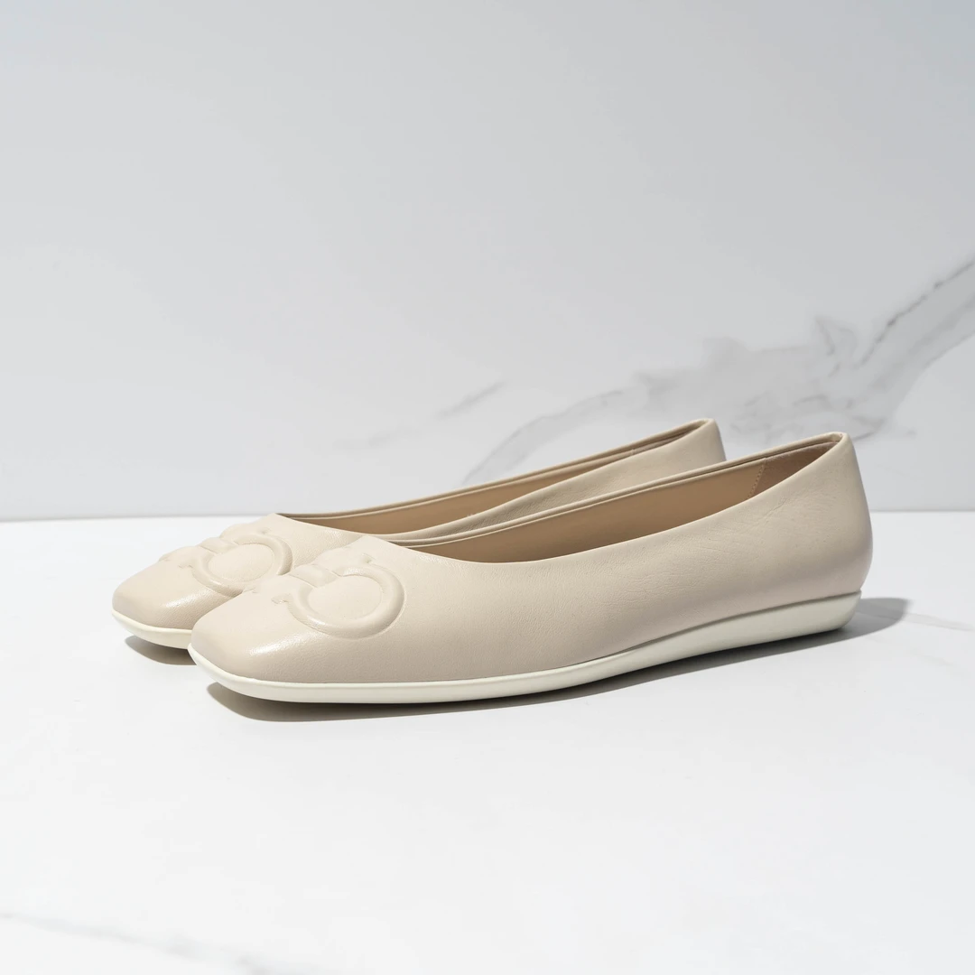 全新未使用 FERRAGAMO/菲拉格慕 【瑞池女装】女芭蕾单鞋/FGGS00041