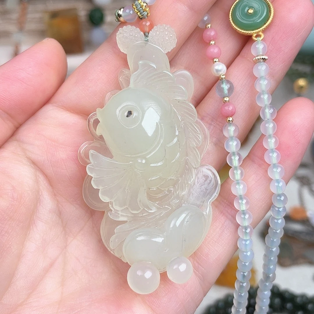蛇纹石玉未镶嵌颈饰