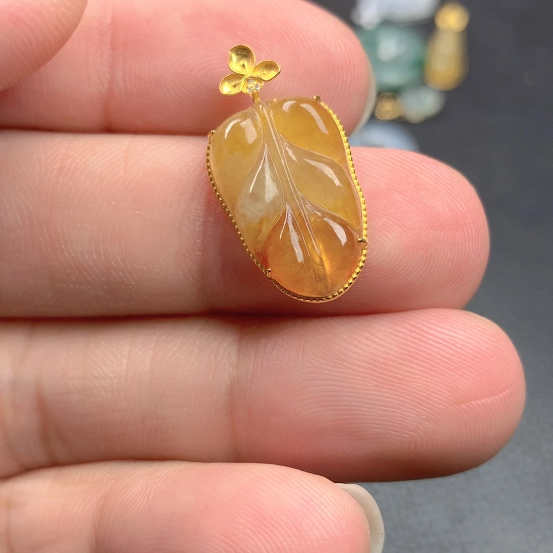 【闪购商品】颈饰18K金镶嵌翡翠翡翠