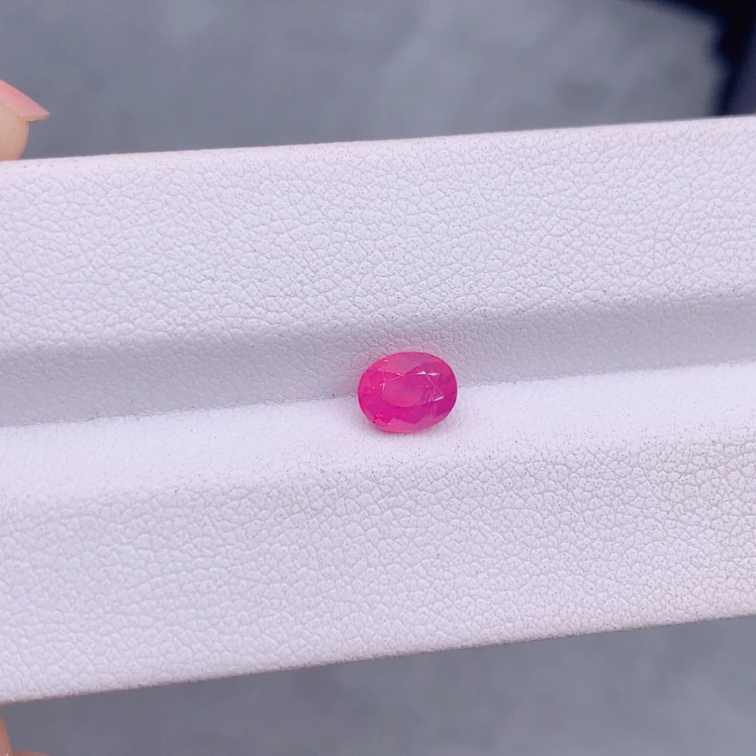 尖晶石裸石1.06克拉马亨盖