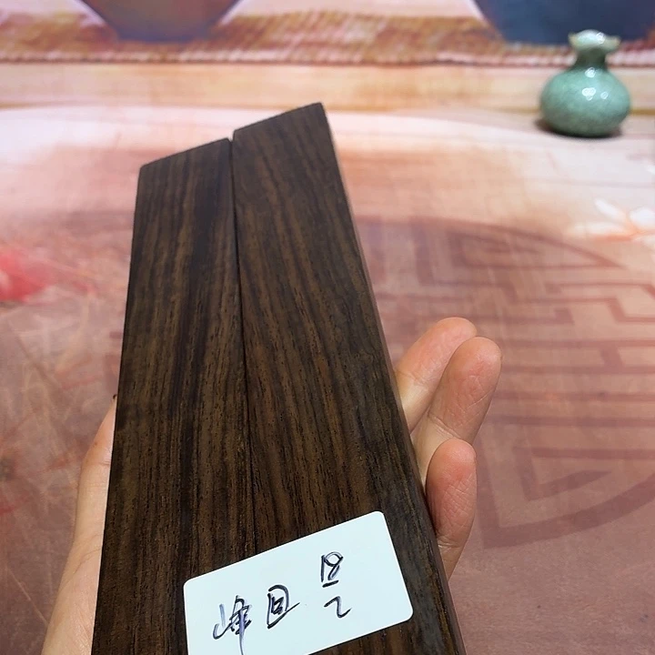 峰***^非洲紫檀（红花梨）。