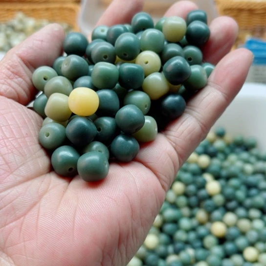 白玉菩提吊坠11-10青提渐变桶珠120颗
