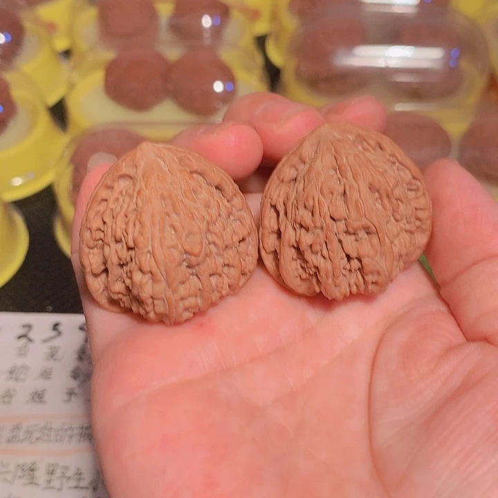 吊坠文玩核桃36尺红玛瑙