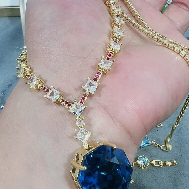 钨金无红宝蓝宝满钻镶嵌大宝贝