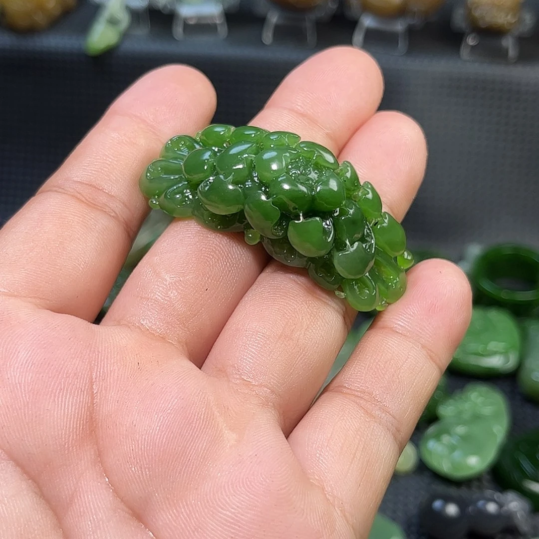 云***儿和田玉未镶嵌颈饰