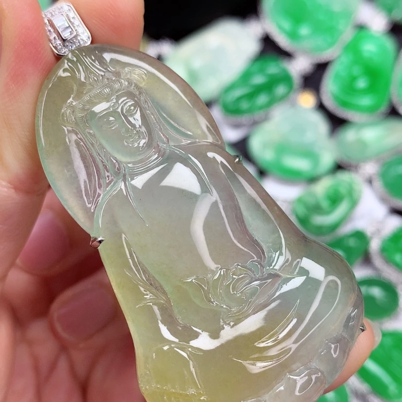【闪购商品】颈饰18K金镶嵌翡翠