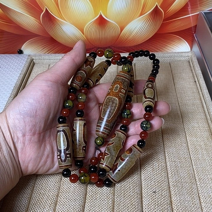 玛瑙/玉髓颈饰未镶嵌