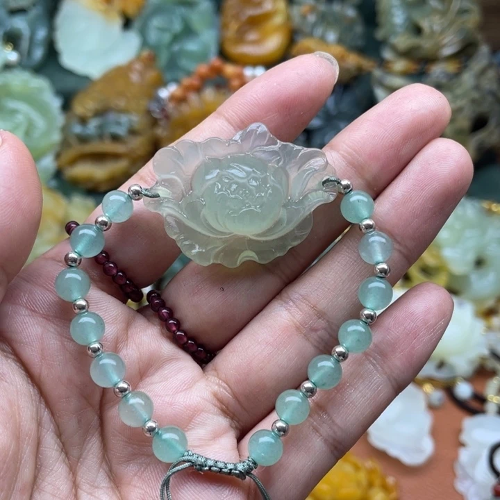 蛇纹石玉未镶嵌吊坠