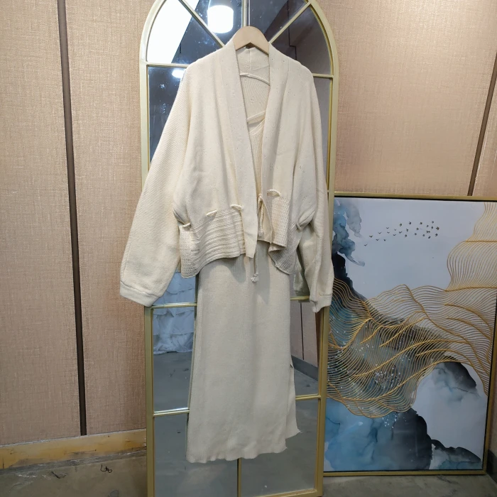 AF215孕妇咖色针织吊带裙两件套