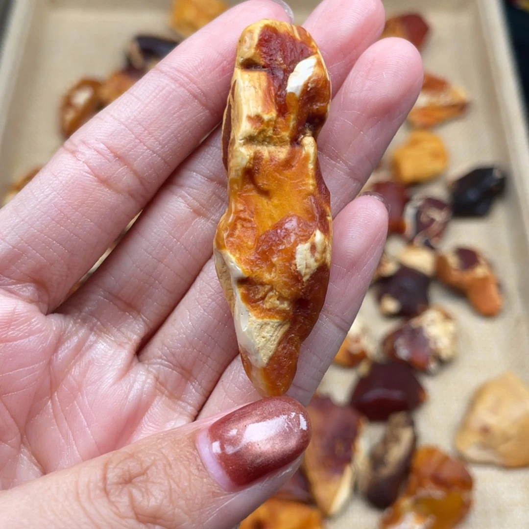 椰****琥珀未镶嵌珠宝奇石