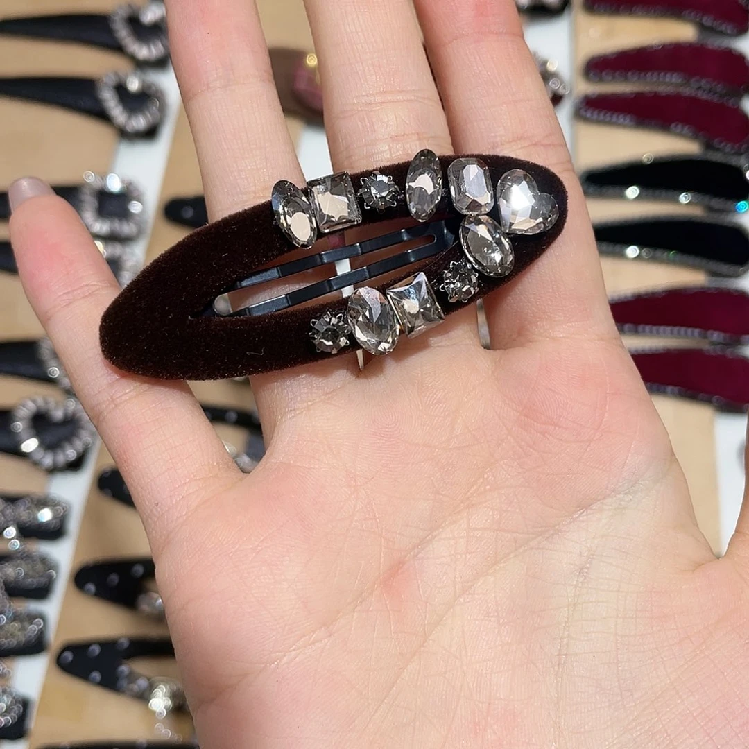 布艺非金属咖色椭圆钻