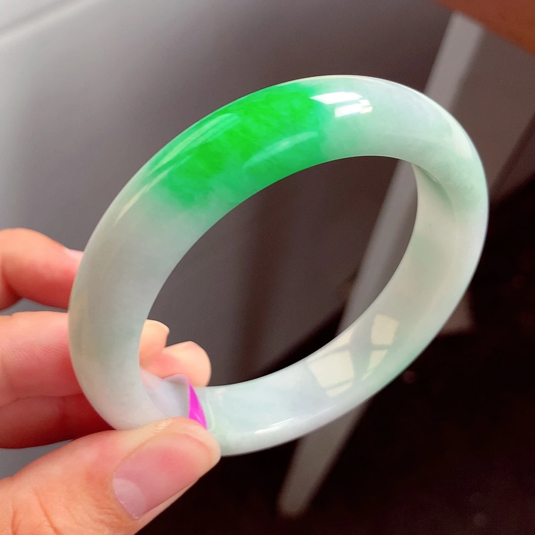 翡翠手镯未镶嵌梅**雪缅甸翡翠