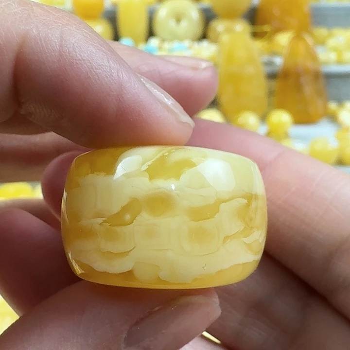 蜜蜡未镶嵌裸石37