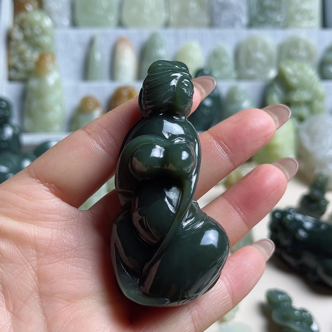 ****和田玉未镶嵌把件