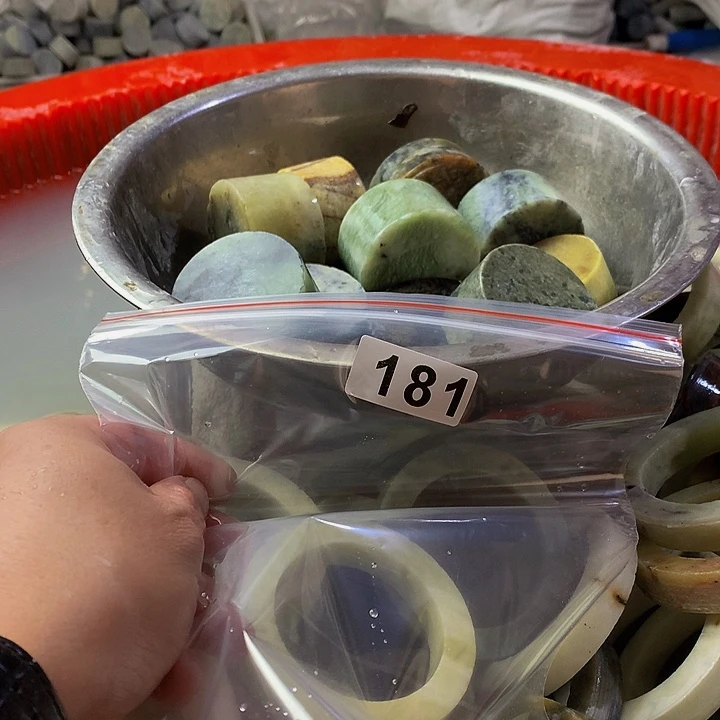 蛇纹石玉原未镶嵌