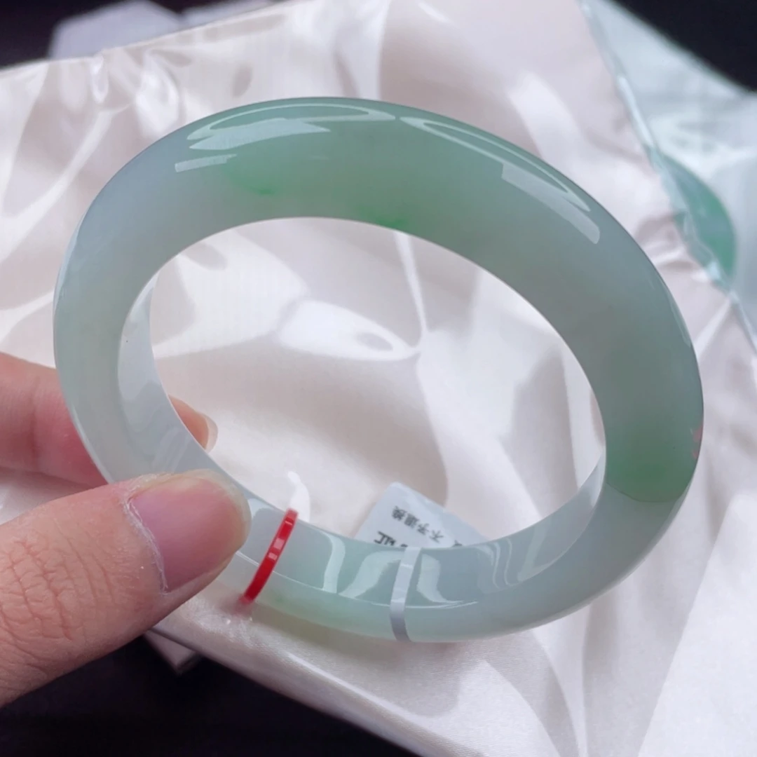 翡翠手镯未镶嵌正圈60.6