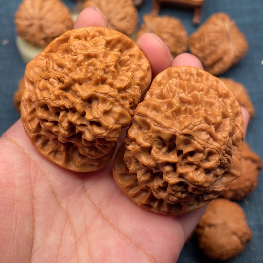 文玩核桃把件52毕业凹底麒麟纹官帽全品