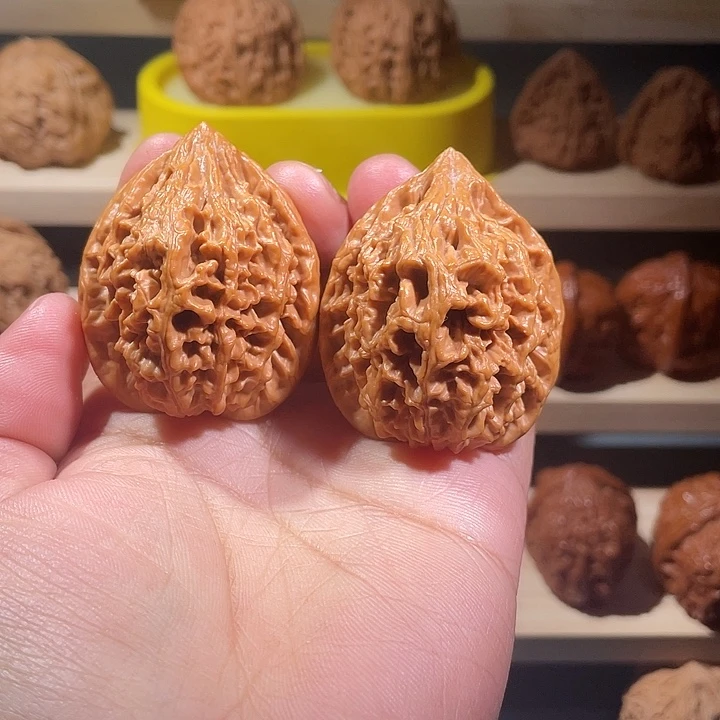 秦岭鸡心核桃吊坠