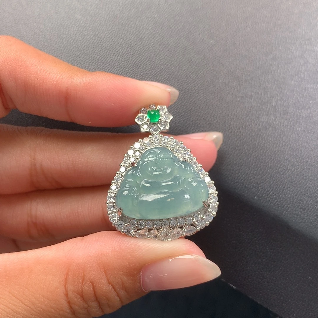 翡翠未镶嵌颈饰佛公