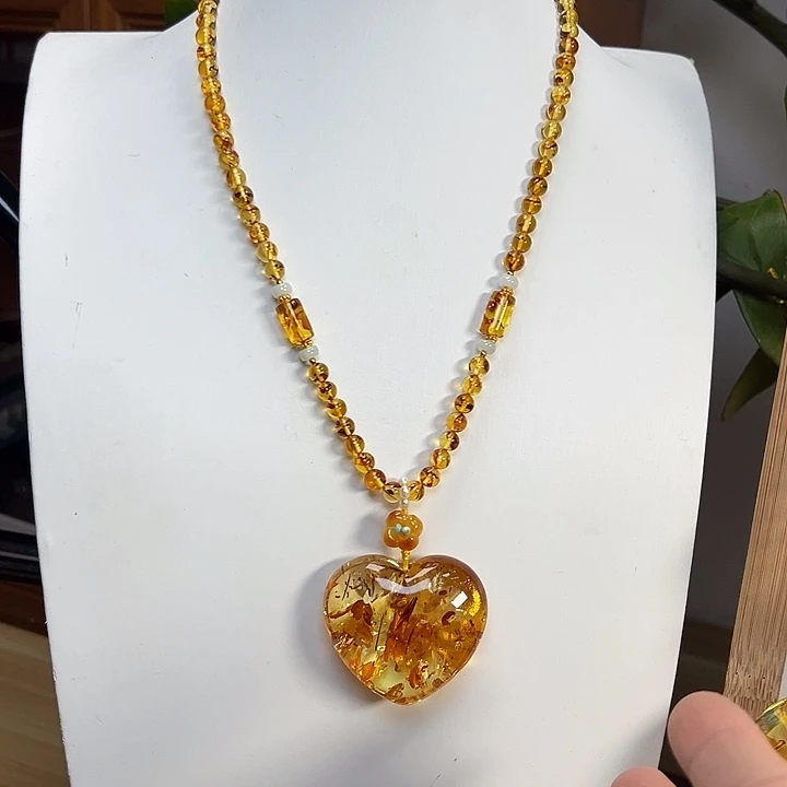 琥珀（花珀）未镶嵌颈饰