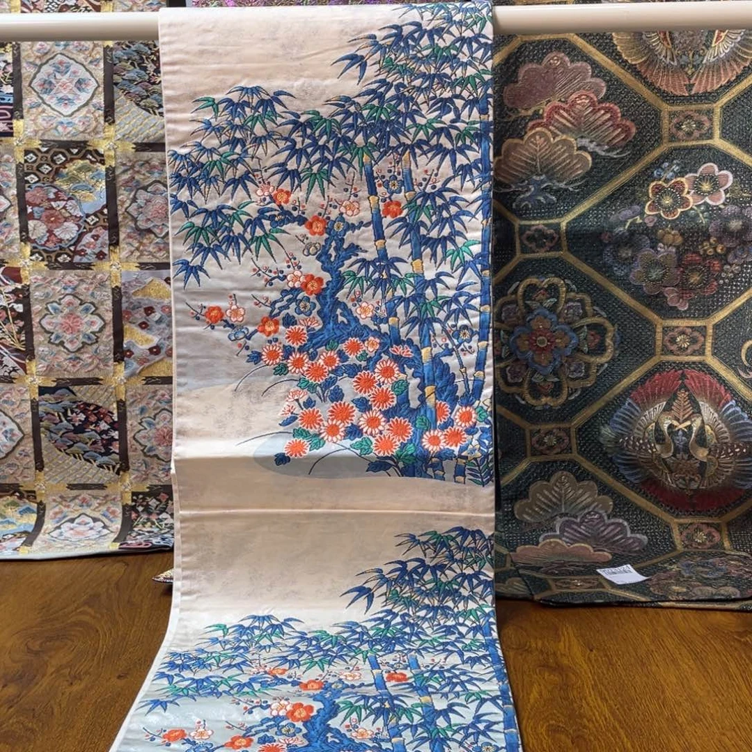 织绣唐锦细密柔软