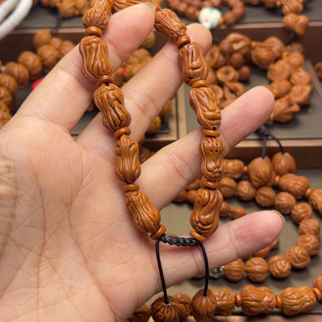 2***光吊坠桃核龙纹桃核48