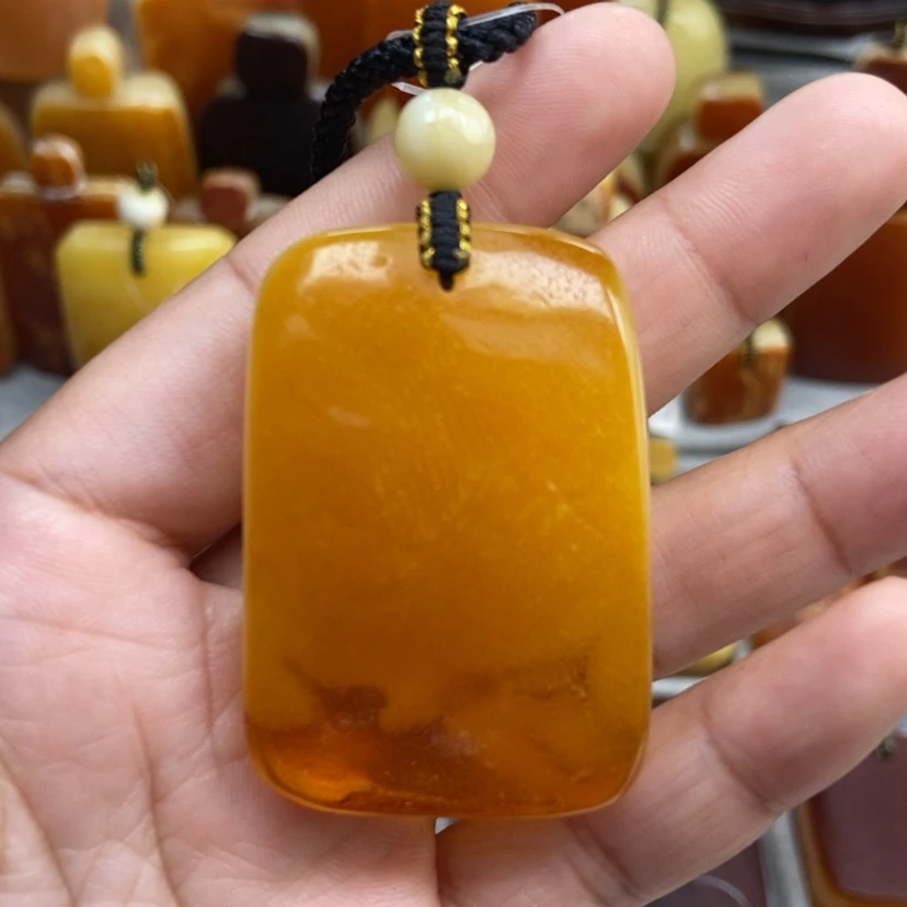 【闪购商品】琥珀颈饰未镶嵌