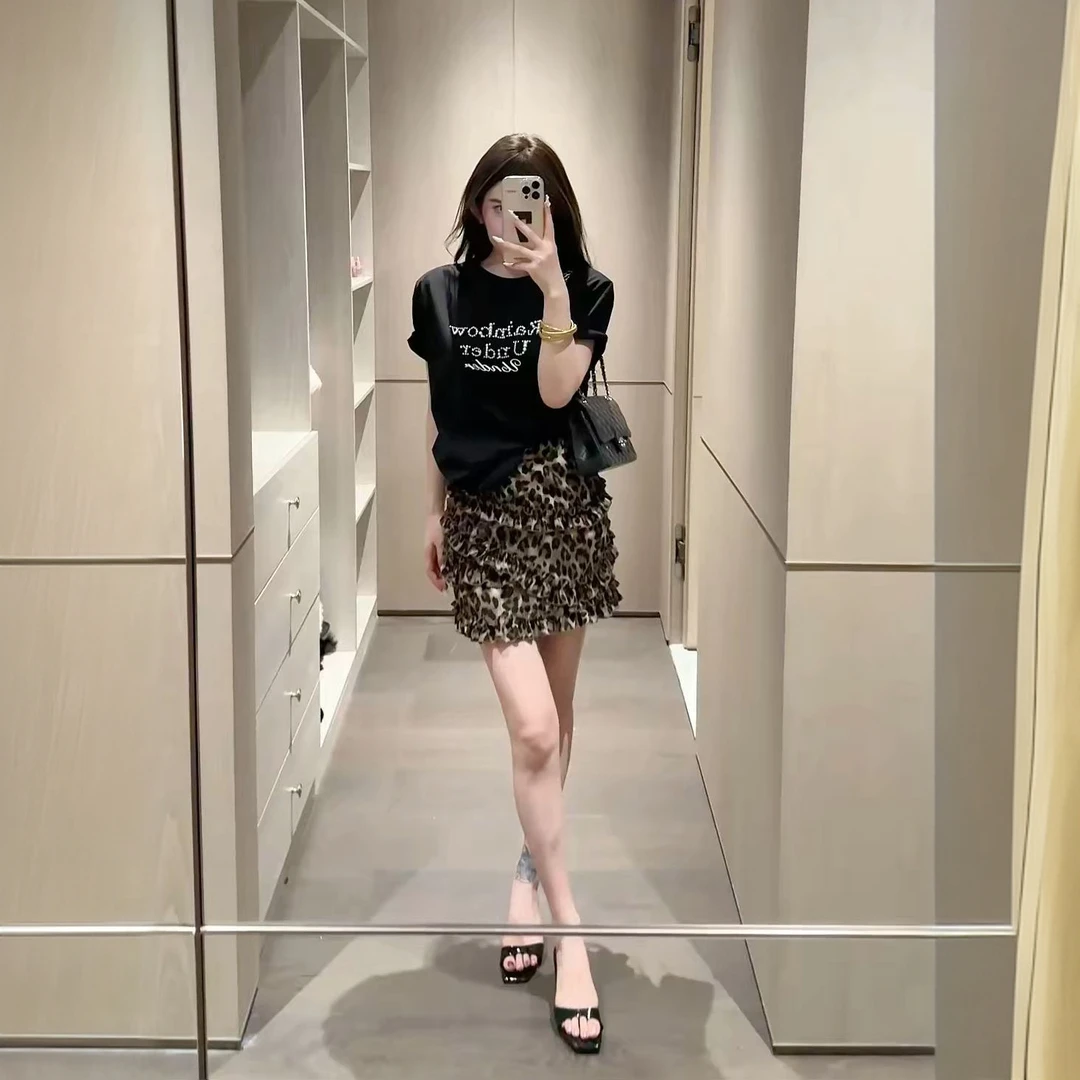 高级感套装夏女2025新款爆款字母印花T恤荷叶边豹纹半身裙两件套
