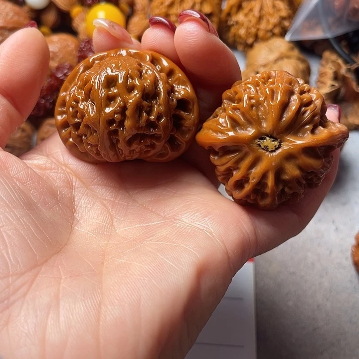 文玩核桃吊坠宫灯