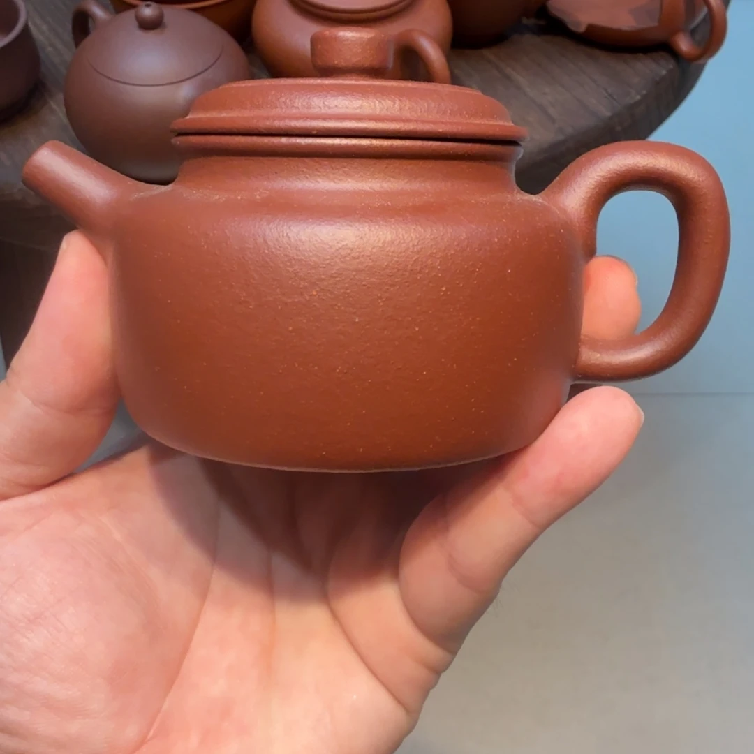 茶杯紫砂微瑕的壶