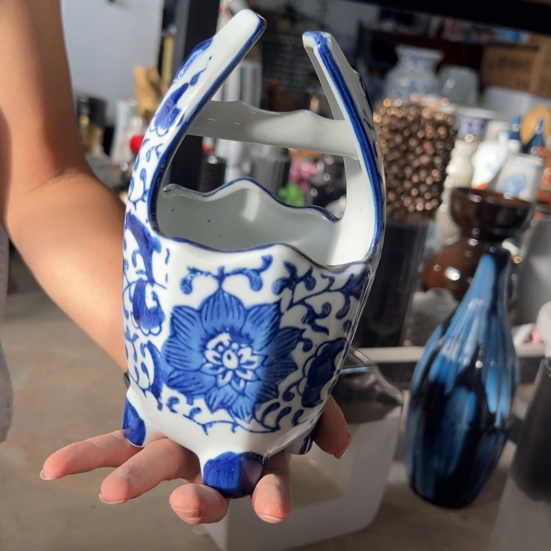微瑕青花瓷器值得厚爱