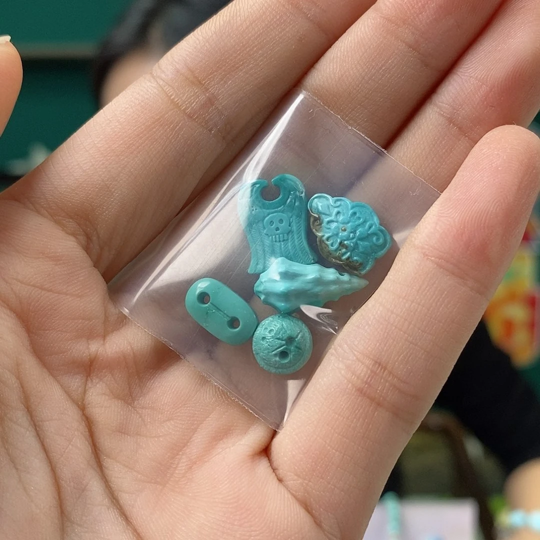 绿松石未镶嵌珠宝奇石