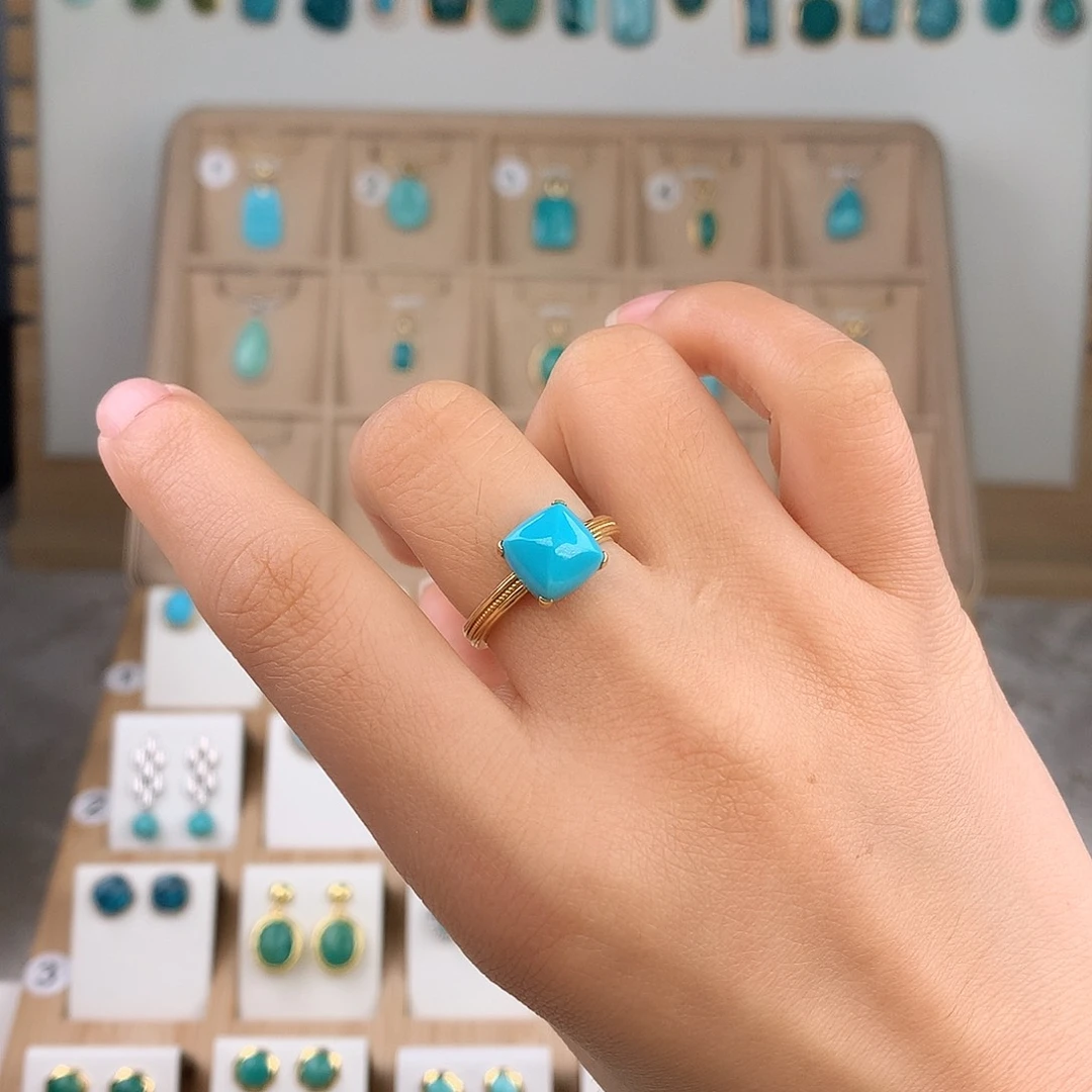 绿松石18K金镶嵌戒指