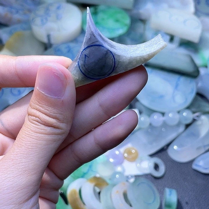 定制翡翠未镶嵌翡翠