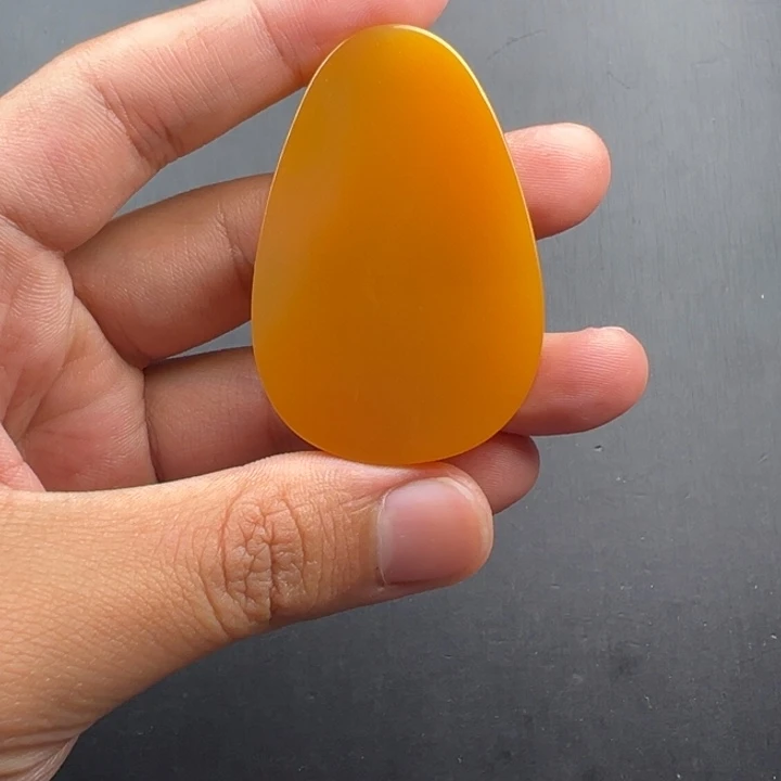 石英质玉（黄龙玉）未镶嵌颈饰