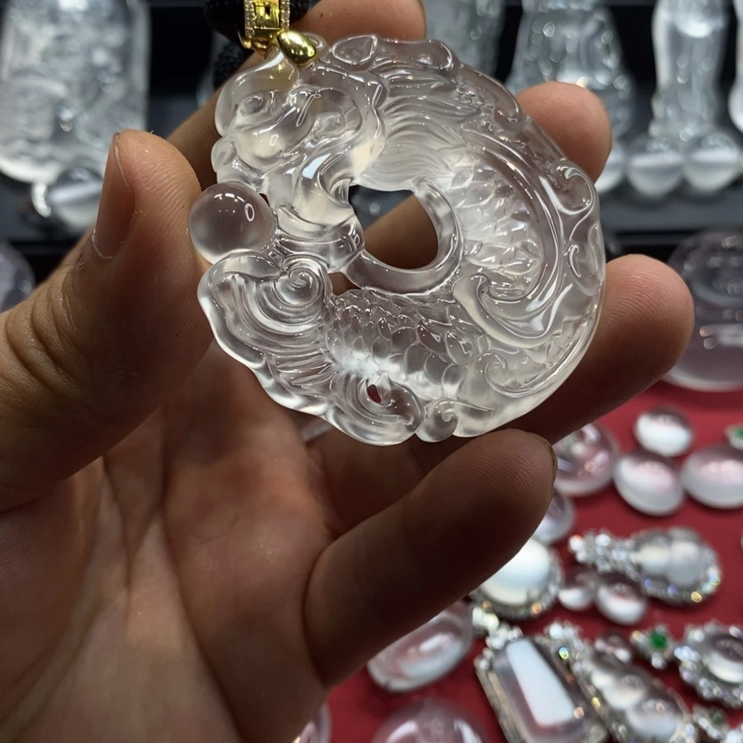 石英质玉吊坠18K金镶嵌