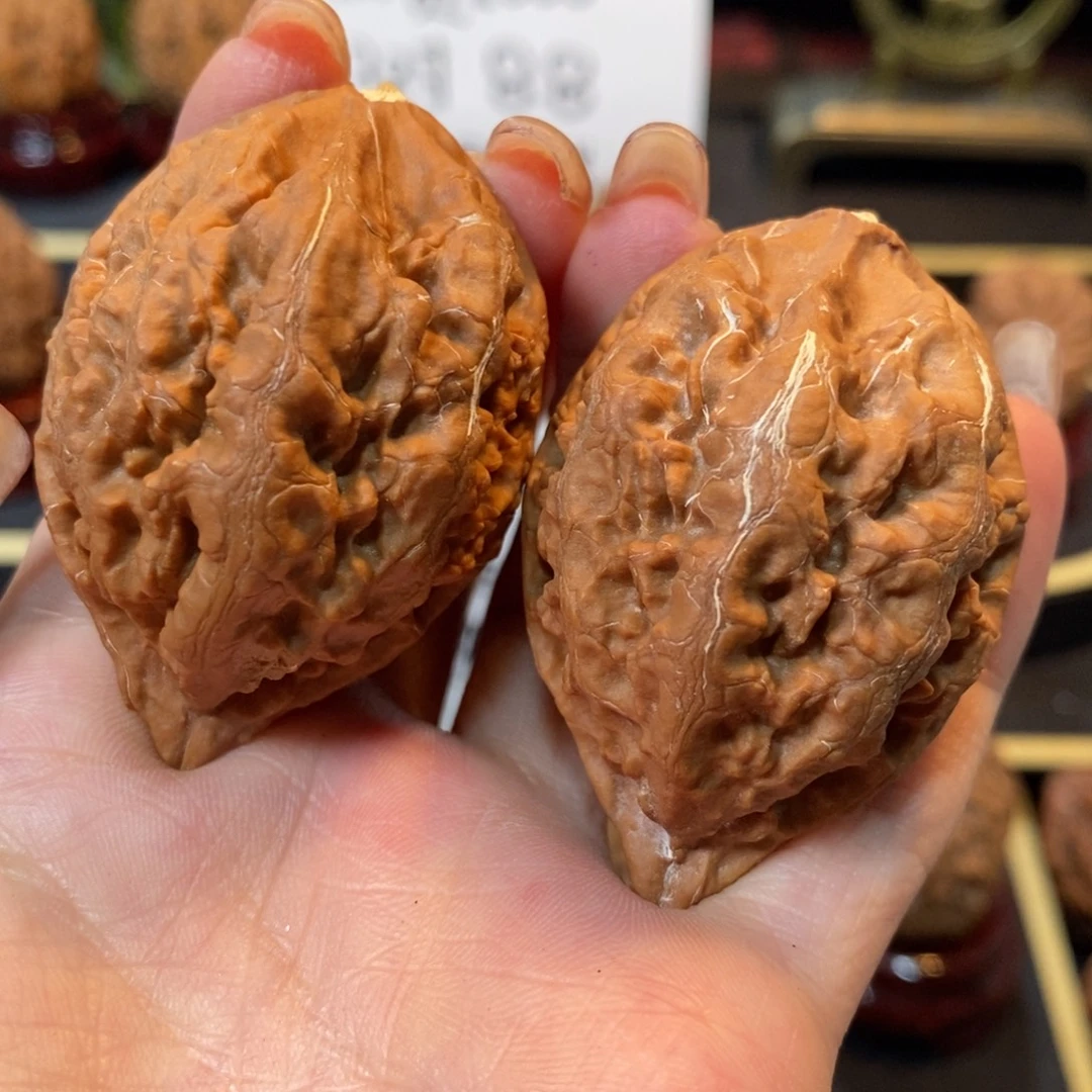 文玩核桃吊坠虎头39