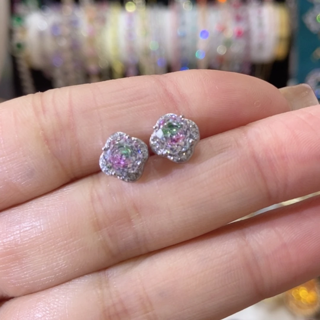 66锆石（处理）耳钉