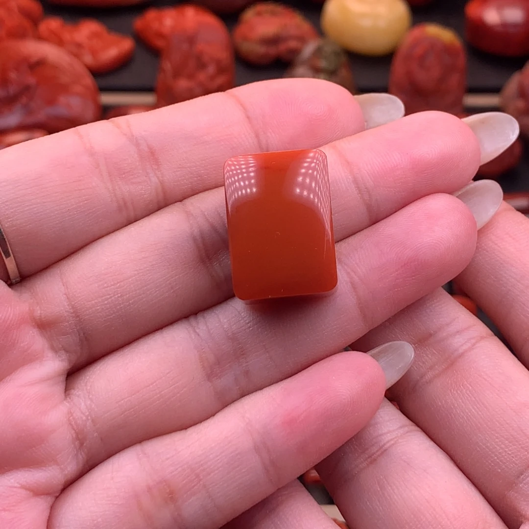 南红玛瑙未镶嵌原矿高品无事牌15mm